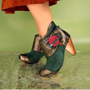 Irregular Choice Women's Mirror Mirror Green/Purple Ankle Boot